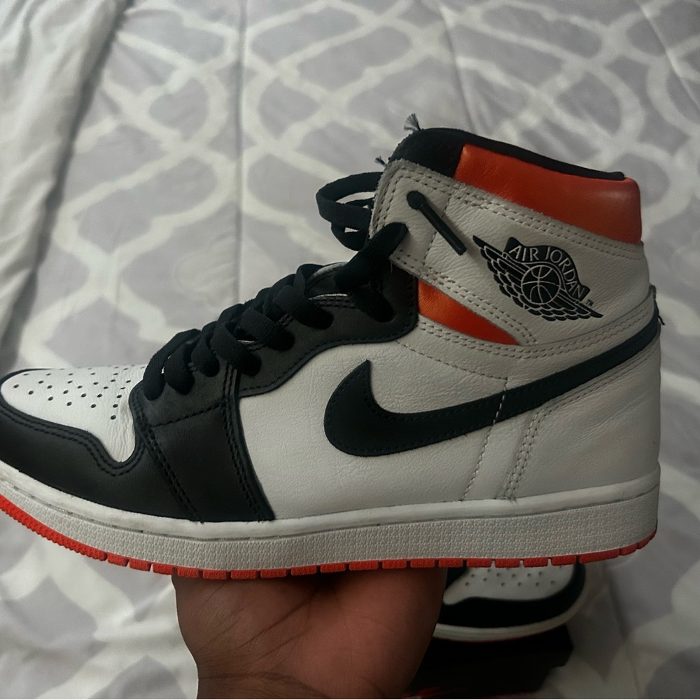 Nike Air Jordan 1 Retro High OG - Black, White, and Red
